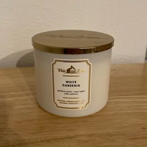 Bath and Body Works White Gardenia candle